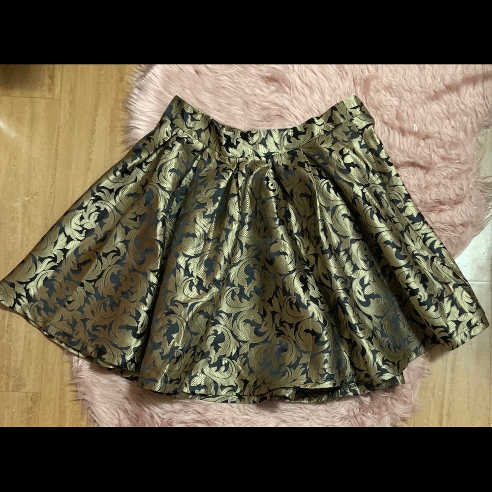 🔥 Buffalo gold paisley skirt